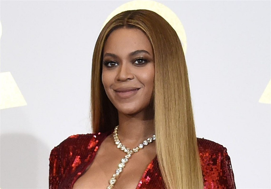 Beyoncé Gives Hilarious Gift To Women On Her Team - JGuru