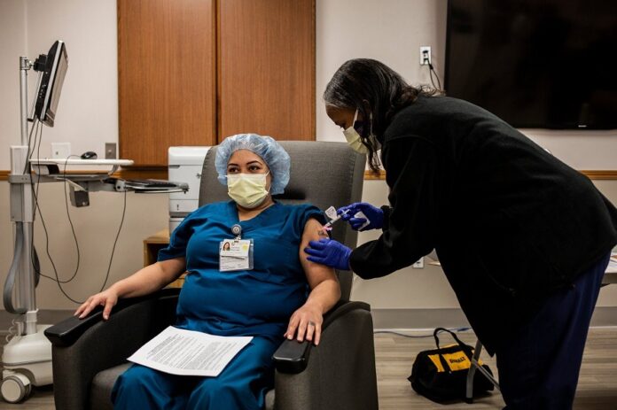 Only One Province In The Whole Of Spain Has Vaccinated Foreign Health Personnel: "The Government Lies To Us"