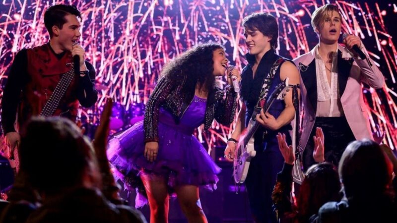 Julie and the Phantoms Season 2