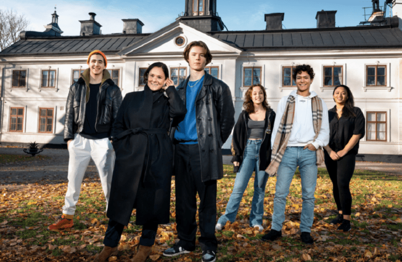 The Youngs Royal Season 1 