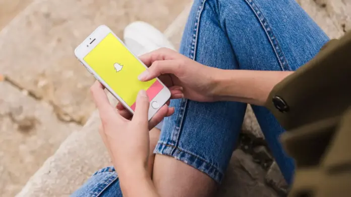 How to Take Screenshot on Snapchat without letting them know How to Take Screenshot on Snapchat without letting them know