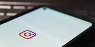 How to Add Multiple Photos to One Instagram Story