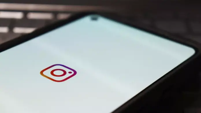How to Add Multiple Photos to One Instagram Story How to Add Multiple Photos to One Instagram Story