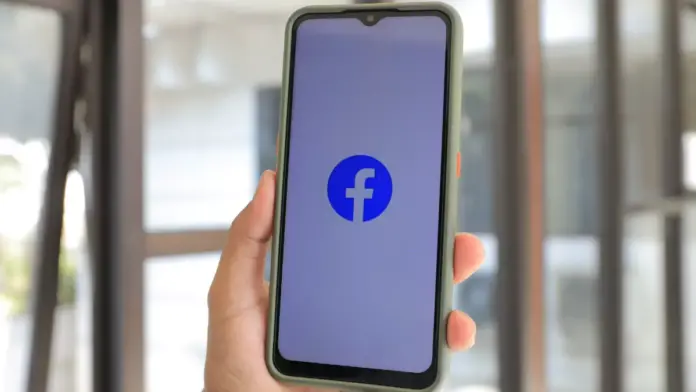 How to Find Saved Videos on Facebook on Mobile or PC