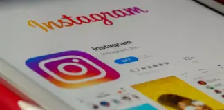 How to Fix Black Messages on Instagram?