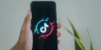 How to Hide Chats on TikTok Live Stream as a Viewer