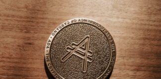 black and white round decor