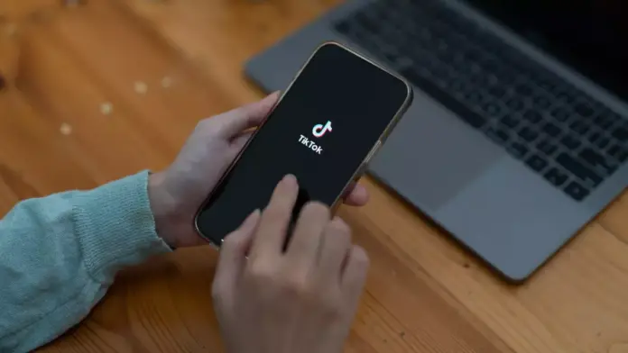 How to Use or Remove Invisible Body Filter on TikTok App How to Use or Remove Invisible Body Filter on TikTok App