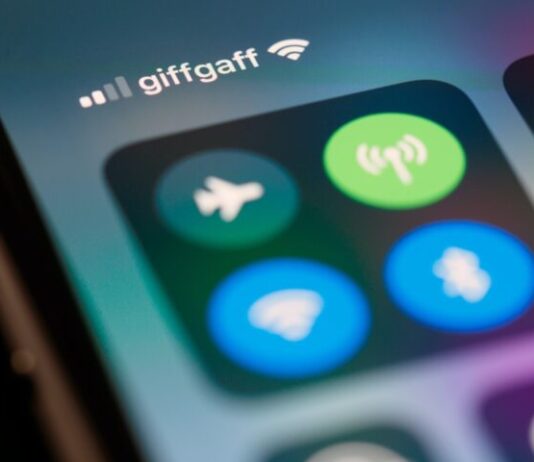 crno-bijeli daljinski upravljač