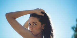 shallow focus of woman posing