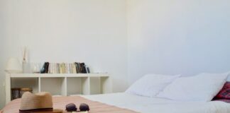 white and brown bedspread